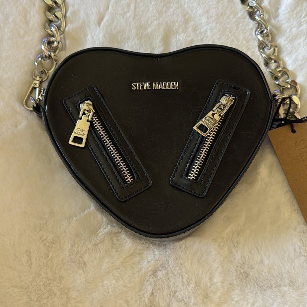 Steve Madden black crinkled zippered heavy chain heart shaped crossbody bag new